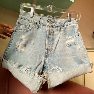 levis 501 light wash light wash shorts size 25